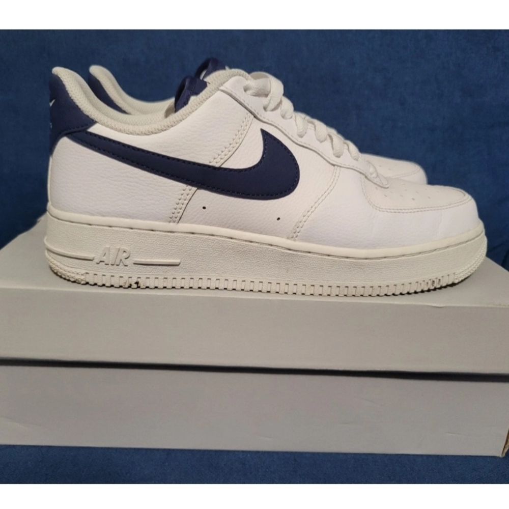 Nike White and Navy Sneakers